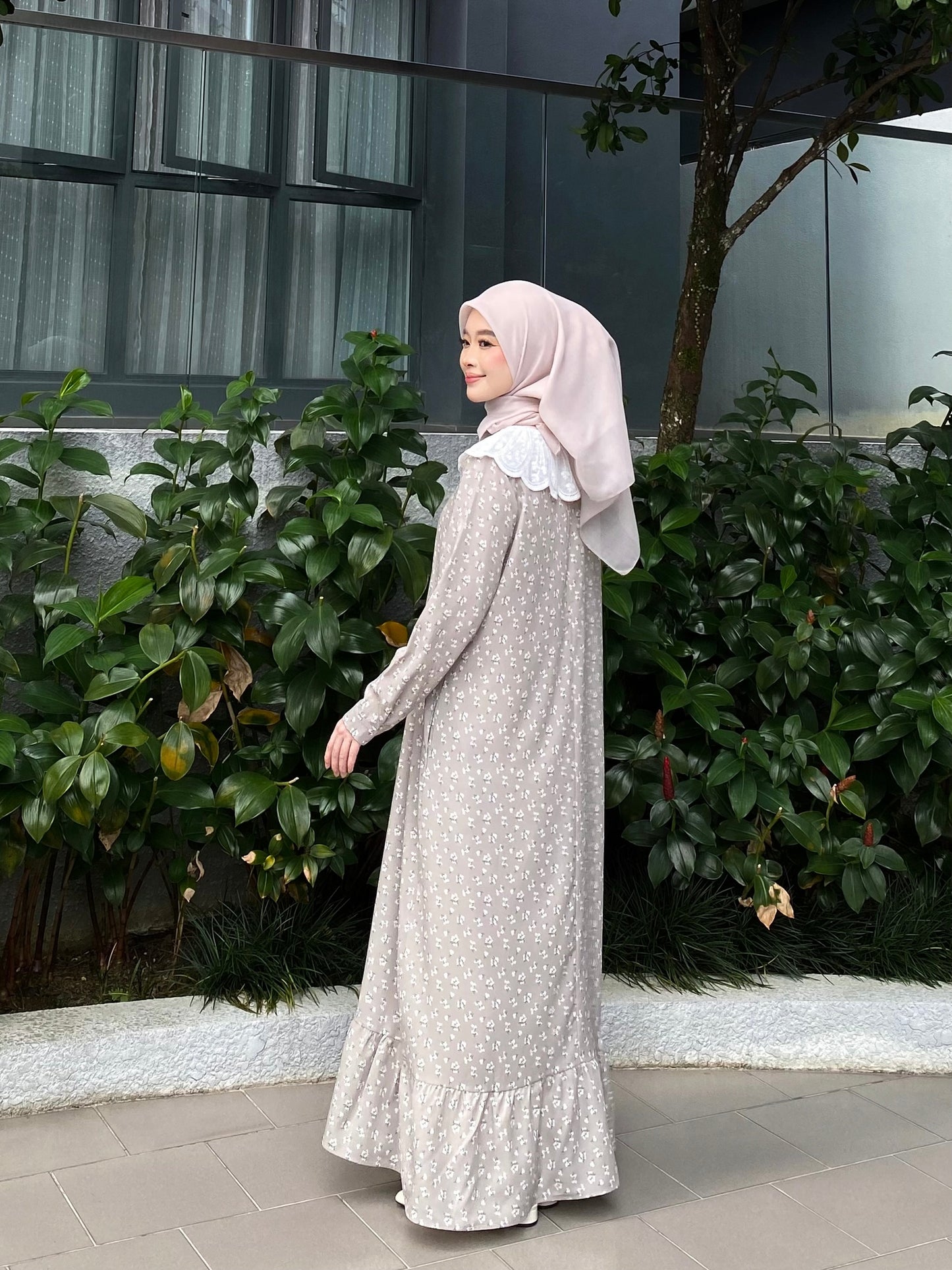 Rurose Dress in Dove