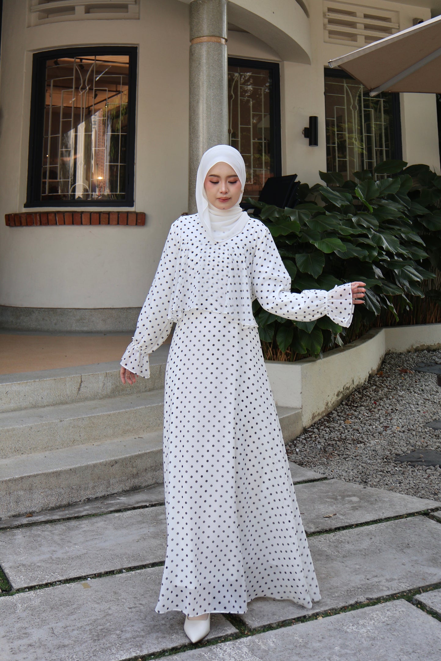 LILY POLKA IN WHITE